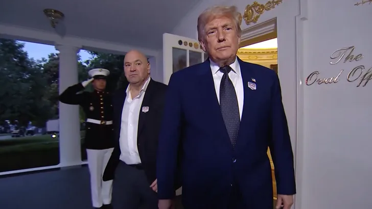 Трамп и Уайт готовились к UFC в Овальном кабинете: эксклюзивные кадры