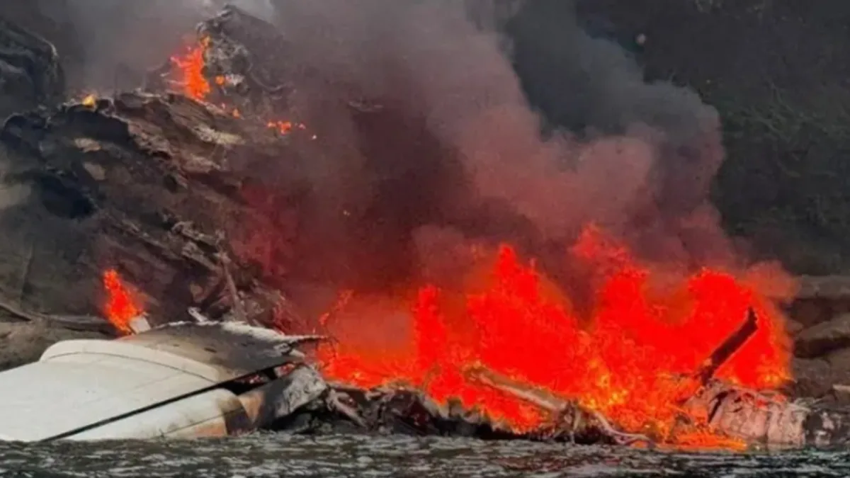 Seaplane Crash Off Washington Coast: All Survive, Video