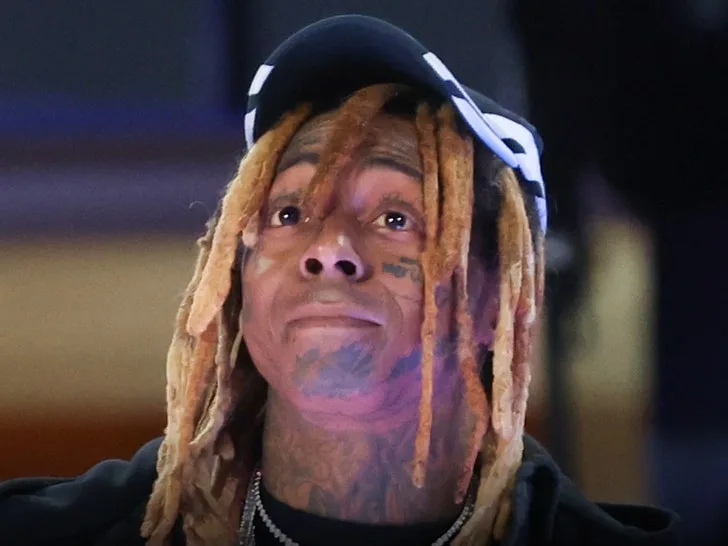 Lil Wayne опоздал на концерт на 2 часа и разозлил фанатов — фото 1