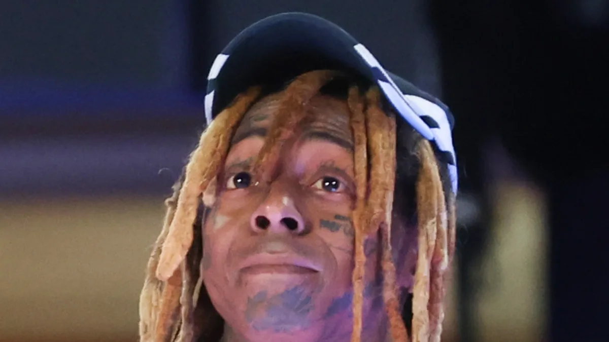 Lil Wayne опоздал на концерт на 2 часа и разозлил фанатов