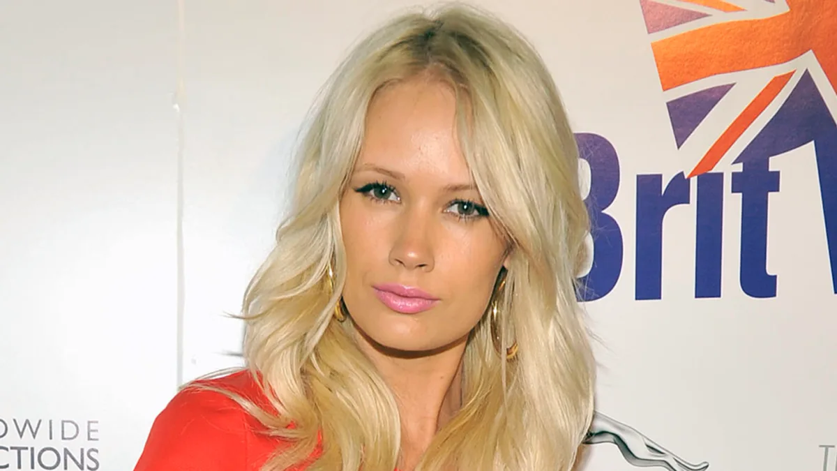 Lauren Bennett's Death Under Investigation: G.R.L. Singer