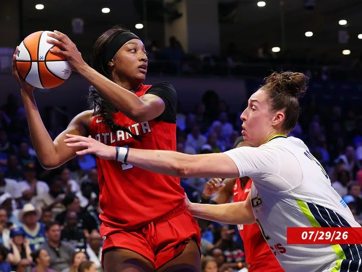 WNBA удалила видео с Бюкерс и Риз, поставившими 400 долларов на игру — фото 4