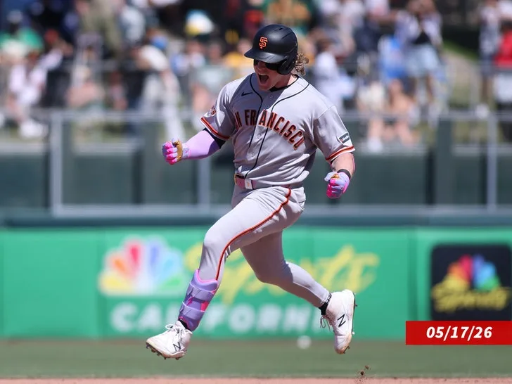 Бейсболист Harrison Bader разбился на скутере, врезавшись в пожарную машину — фото 2