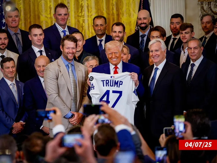 Доджерс снова едут к Трампу в Белый дом: празднование победы в Мировой серии — фото 2