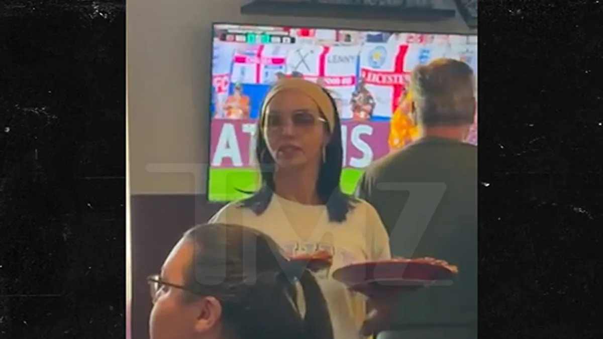 VPR's Scheana Shay Helps Seattle Bar Overrun by World Cup Fans