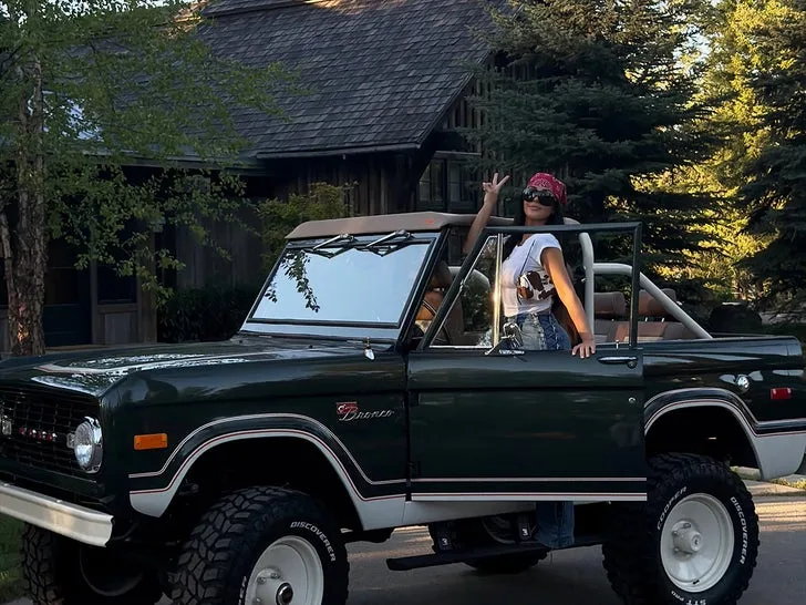 Ким Кардашьян купила винтажный Ford Bronco за $285 тысяч — фото 1