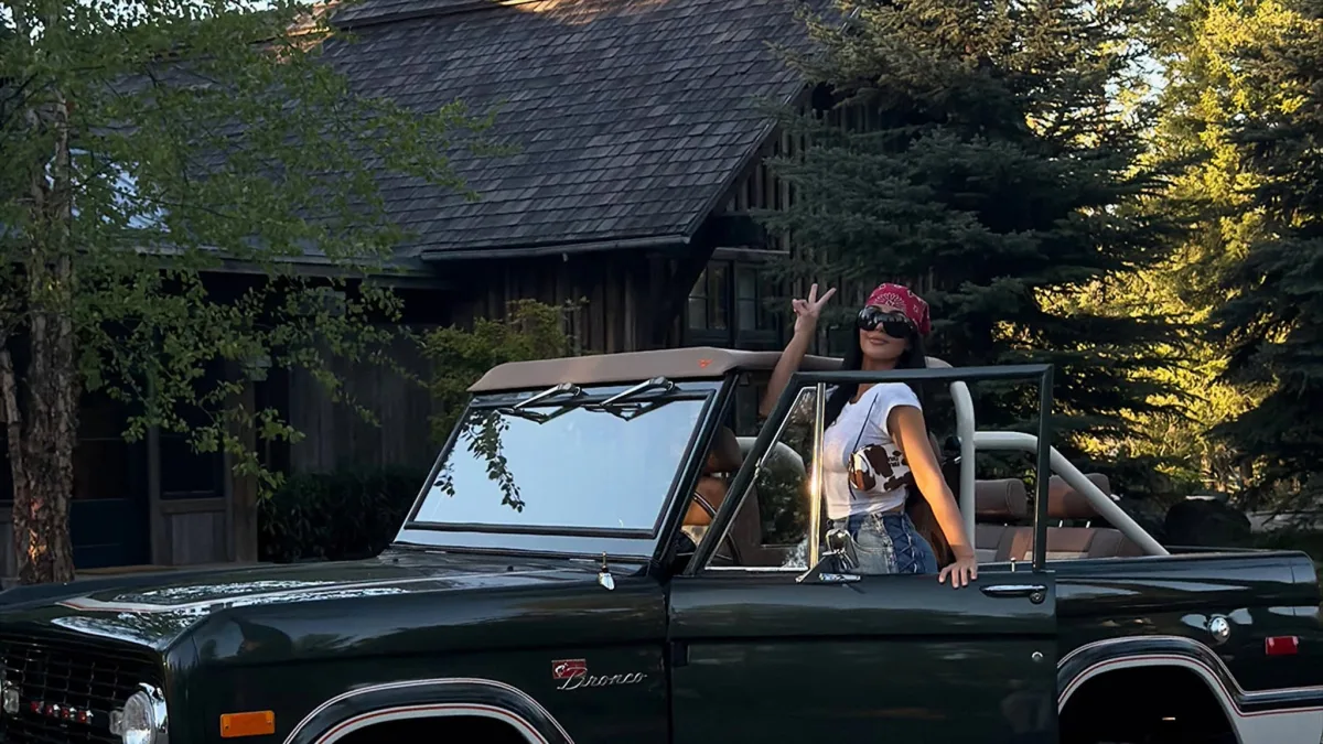 Ким Кардашьян купила винтажный Ford Bronco за $285 тысяч