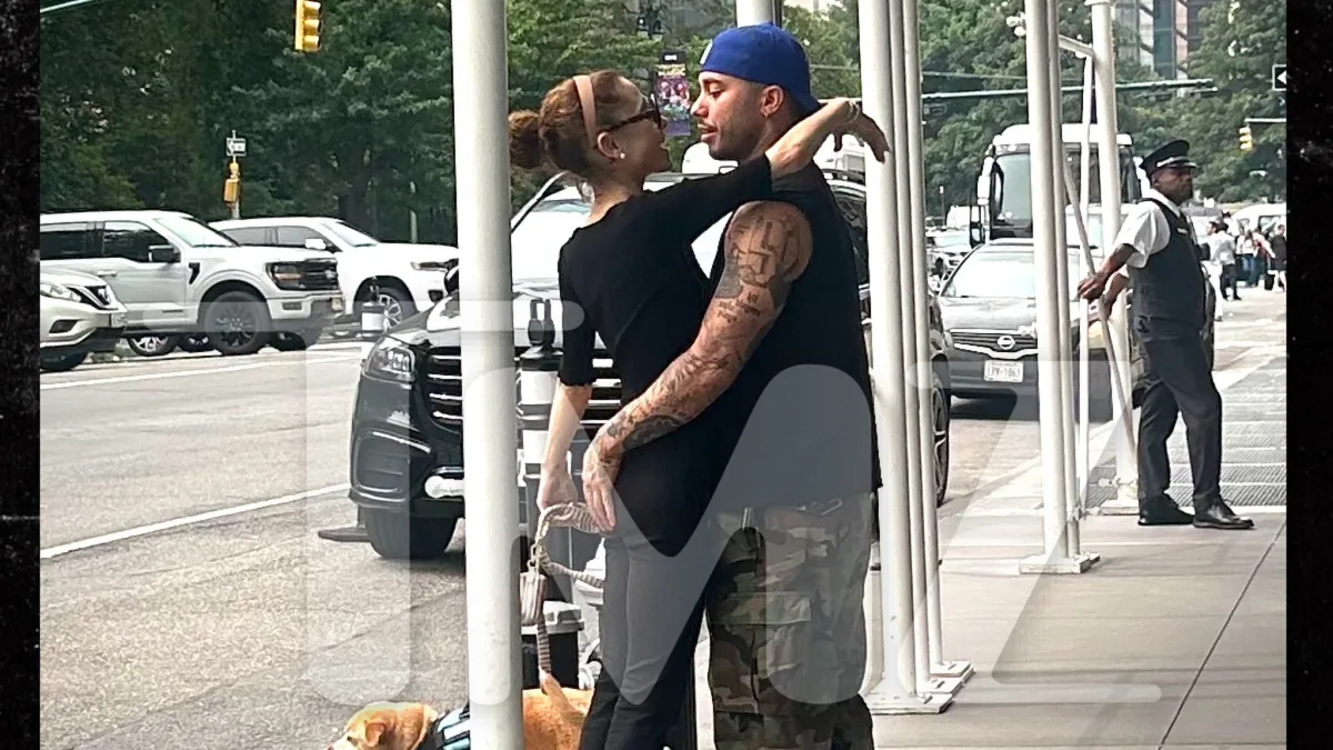 Ariana Grande and Ricky Alvarez Back Together: Passionate NYC Date