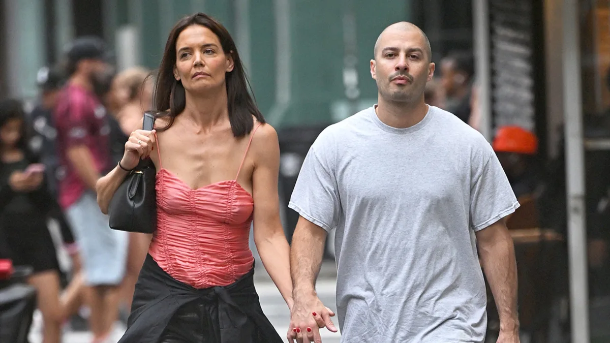 Katie Holmes Holding Hands With New Boyfriend Jason Bard Yarmosky