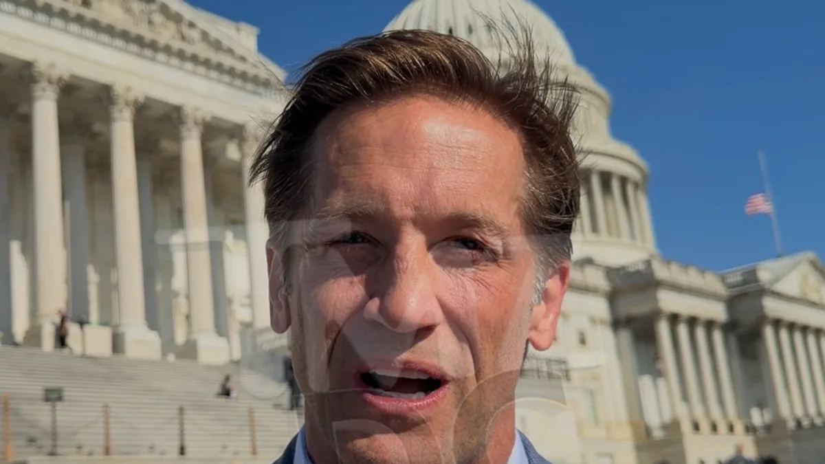 GOP Congressman Says Interns Can Date Democrats