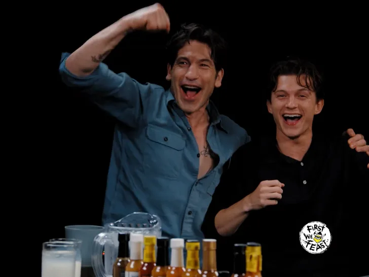Том Холланд блеванул в прямом эфире Hot Ones и попал в историю — фото 2